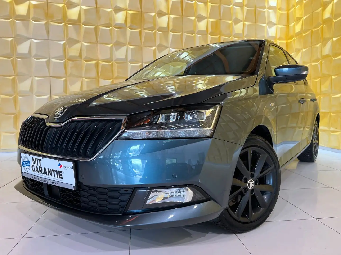Skoda Fabia 1.0*NAVI*LED*PDC*DAB*ALU*CARPLAY*1.HAND*BT Gris - 1