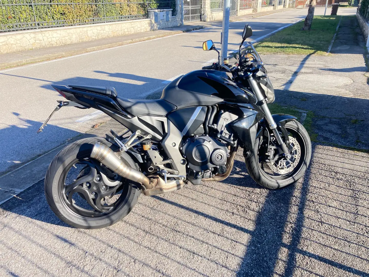 Honda CB 1000 finiture carbon e borsa per viaggio - 2