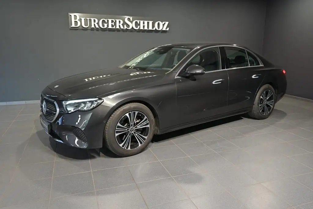 Mercedes-Benz E 200