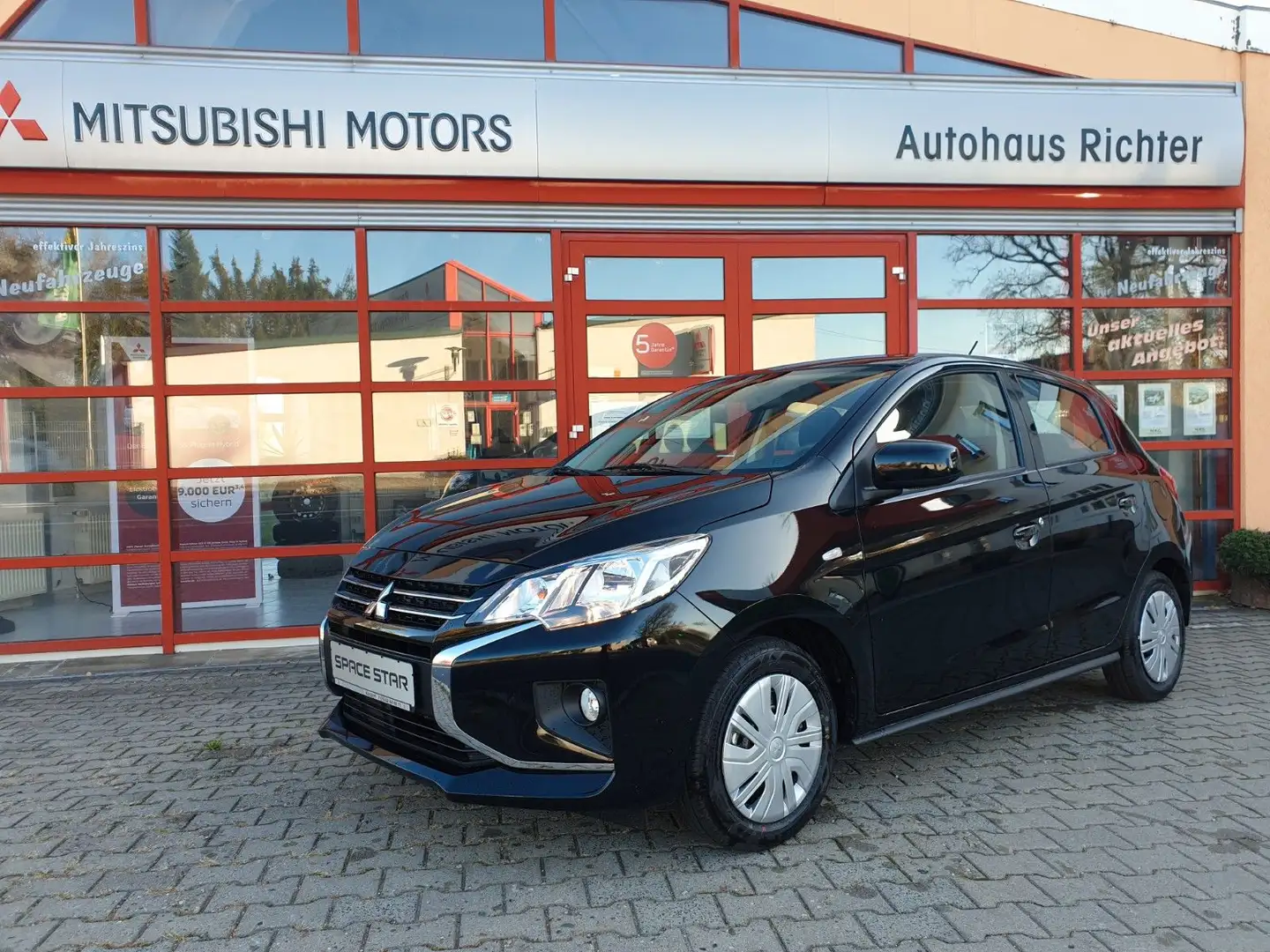 Mitsubishi Space Star Select 1.2 MIVEC Schwarz - 1