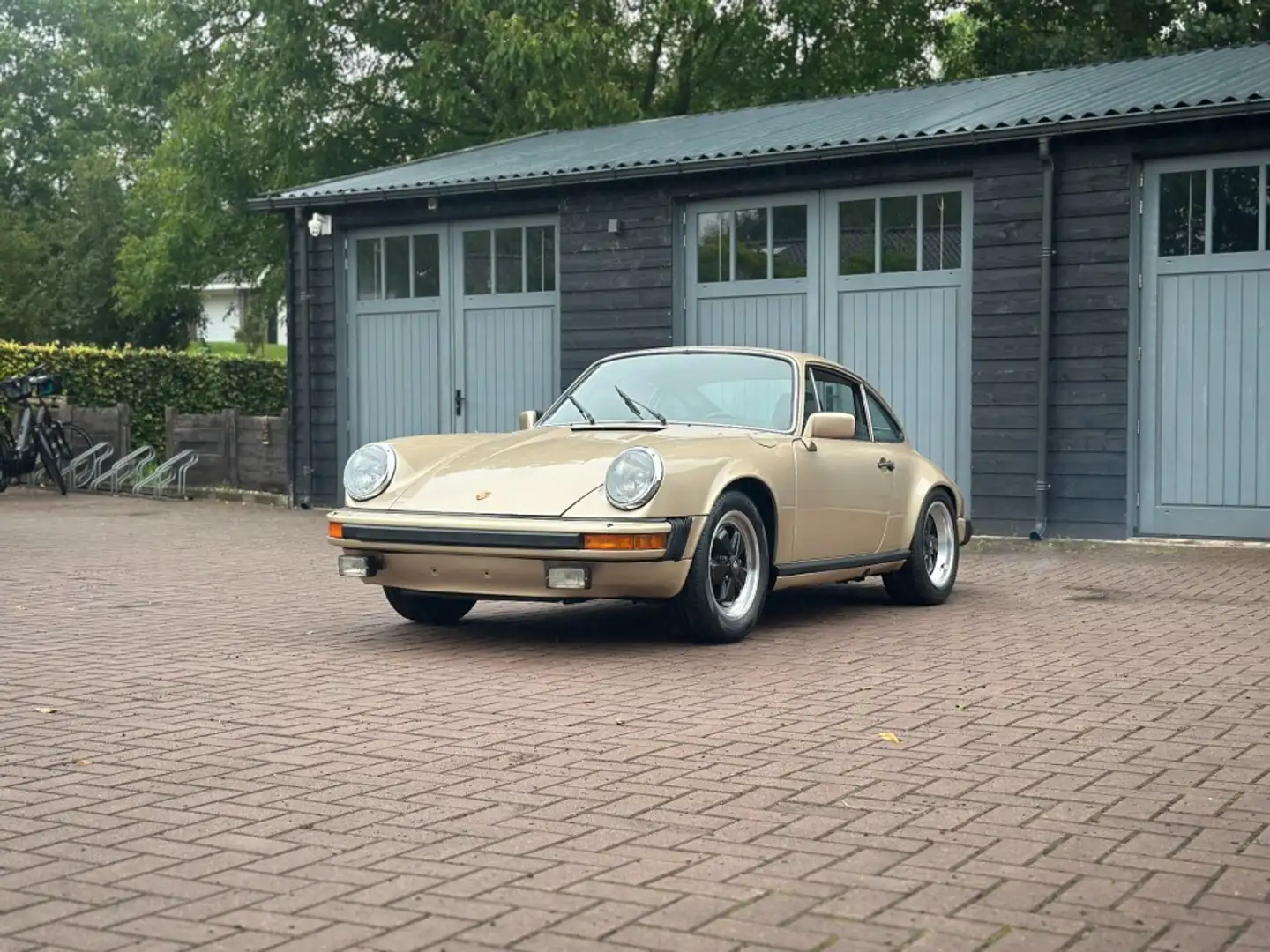 Porsche 911 3.0SC Coupe platinum metallic sunroof Goud - 1