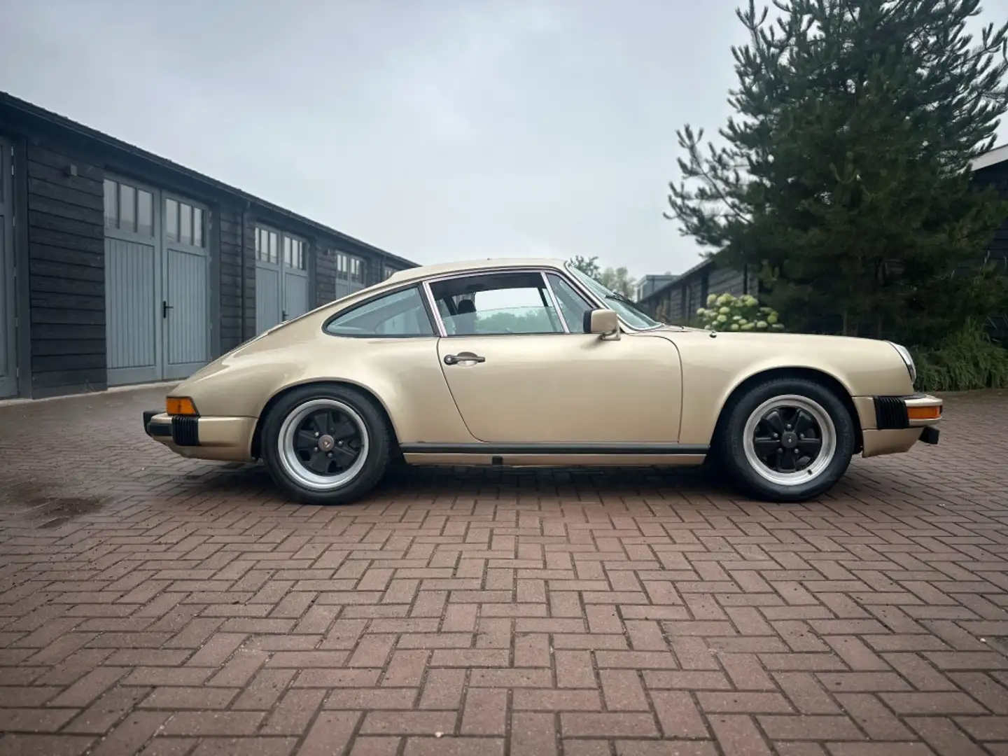 Porsche 911 3.0SC Coupe platinum metallic sunroof Goud - 2