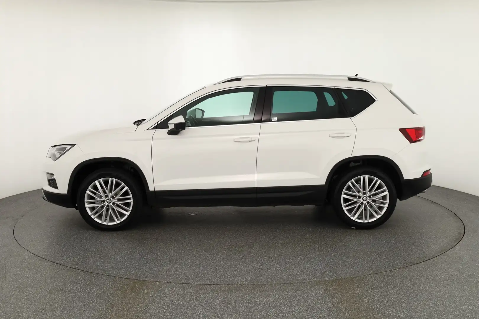 SEAT Ateca 1.5 TSI DSG Xcellence LED Navi 360° ACC Weiß - 2