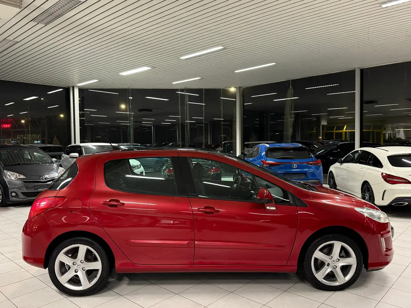 Peugeot 308 1.6HDI 80Kw Euro 4 Année 02/2009, 146.000Km Rouge - 2