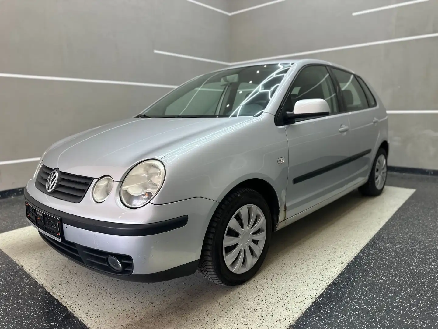 Volkswagen Polo 1.2 47kW Comfortline *kLIMA* 5 TÜRIG * Gris - 2