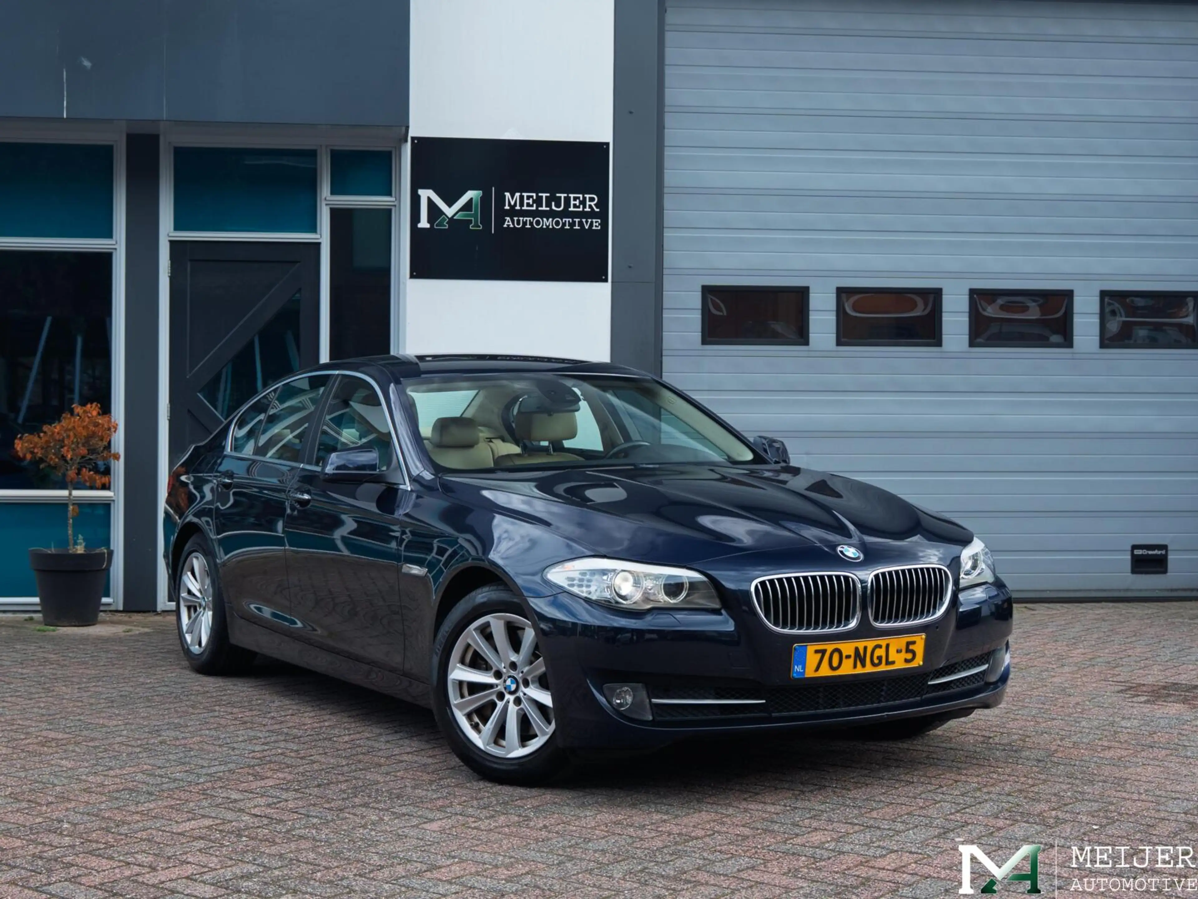 BMW 528 5-serie 528i High Executive