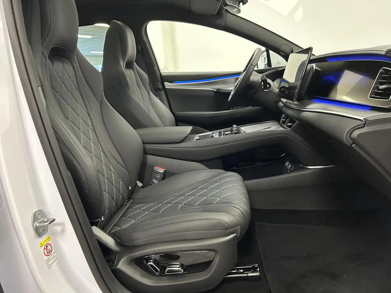 BYD SEALION 7