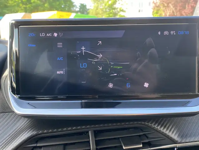 Peugeot 208 view 16