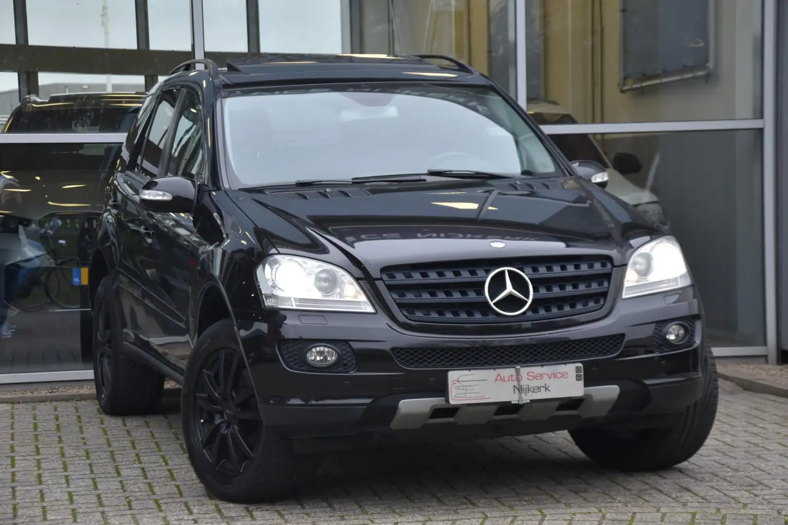 Mercedes-Benz ML 350 M-klasse 4MATIC Airco Leder Dak Trekhaak Youngtime Schwarz - 1