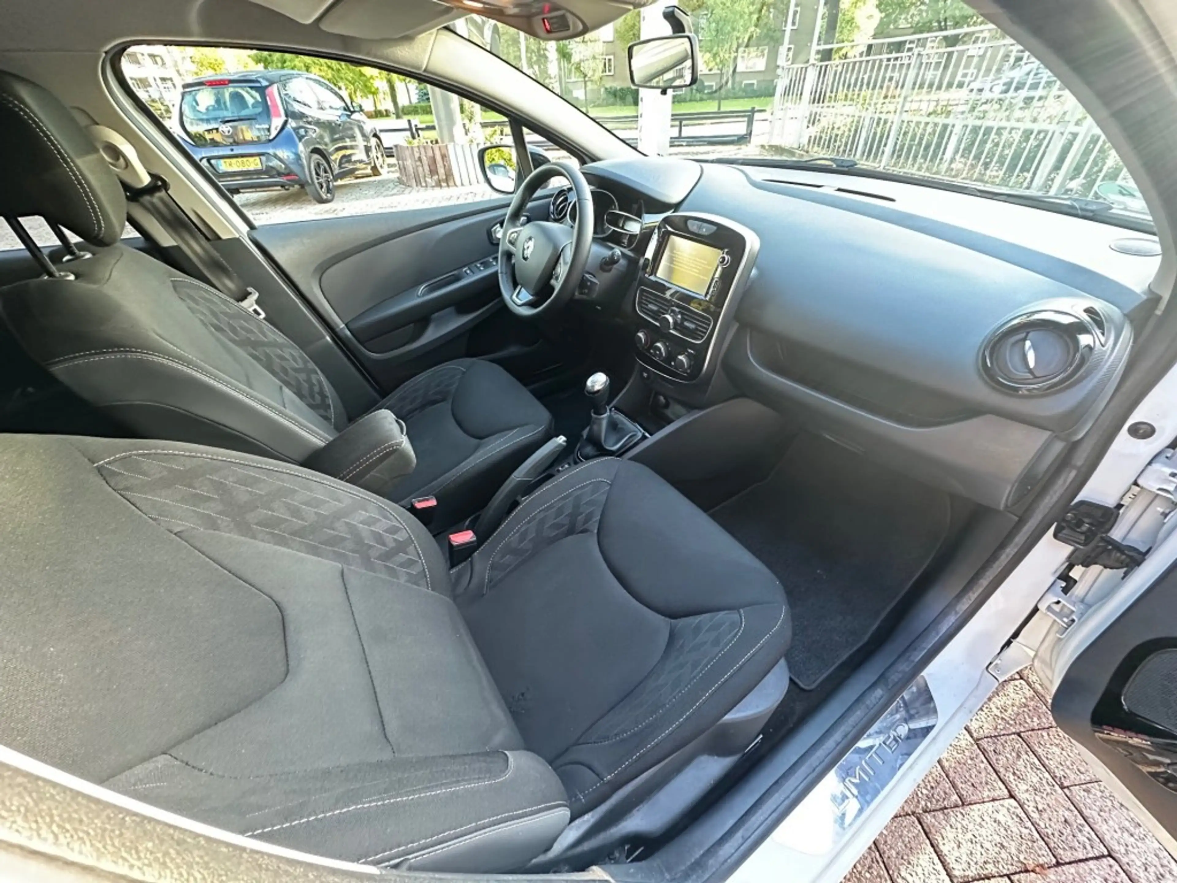 Renault Clio 0.9 TCe Limited Navi Cruise Airco Trekhaak NAP_Aut — photo 10