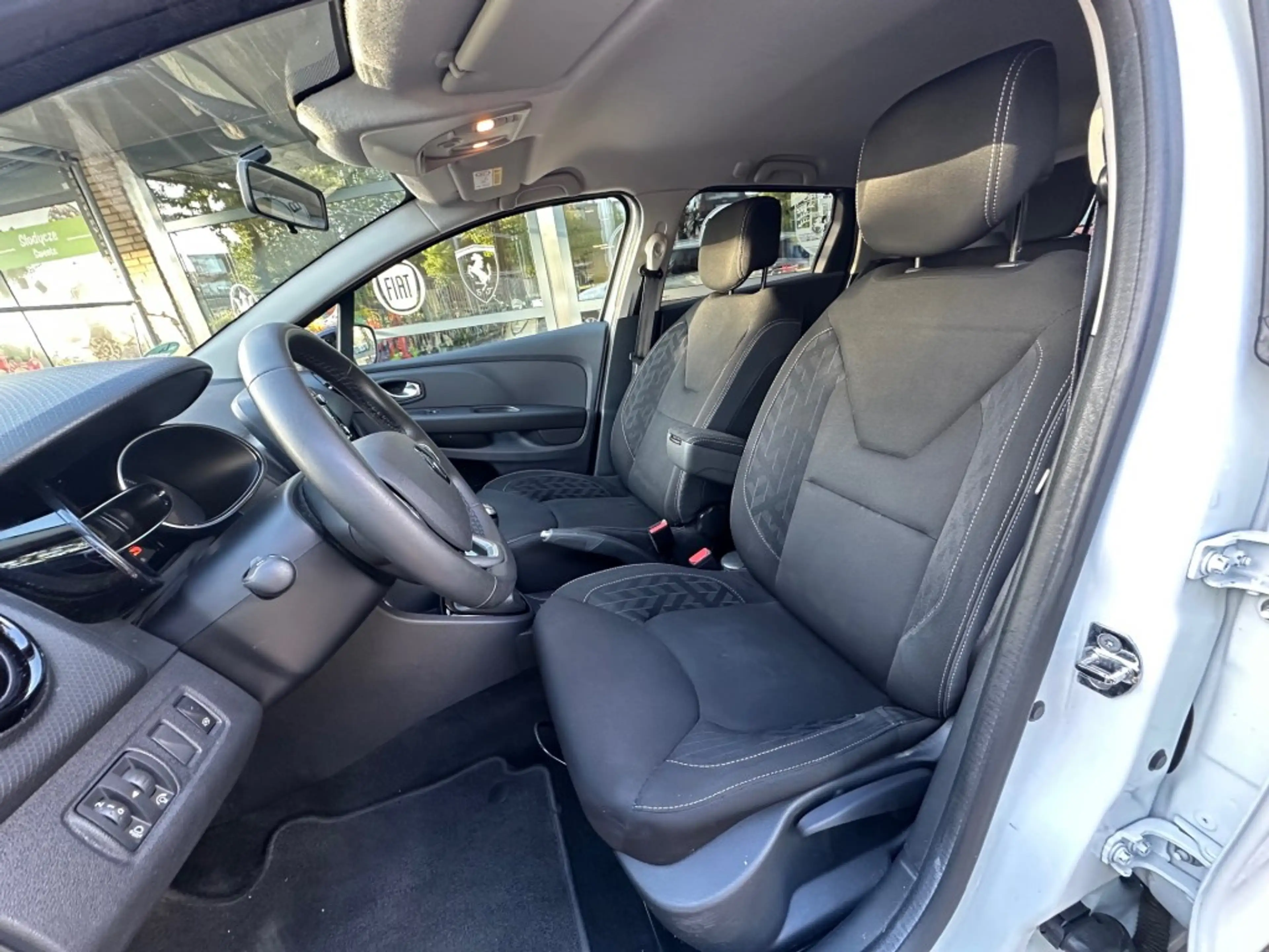 Renault Clio 0.9 TCe Limited Navi Cruise Airco Trekhaak NAP_Aut — photo 12