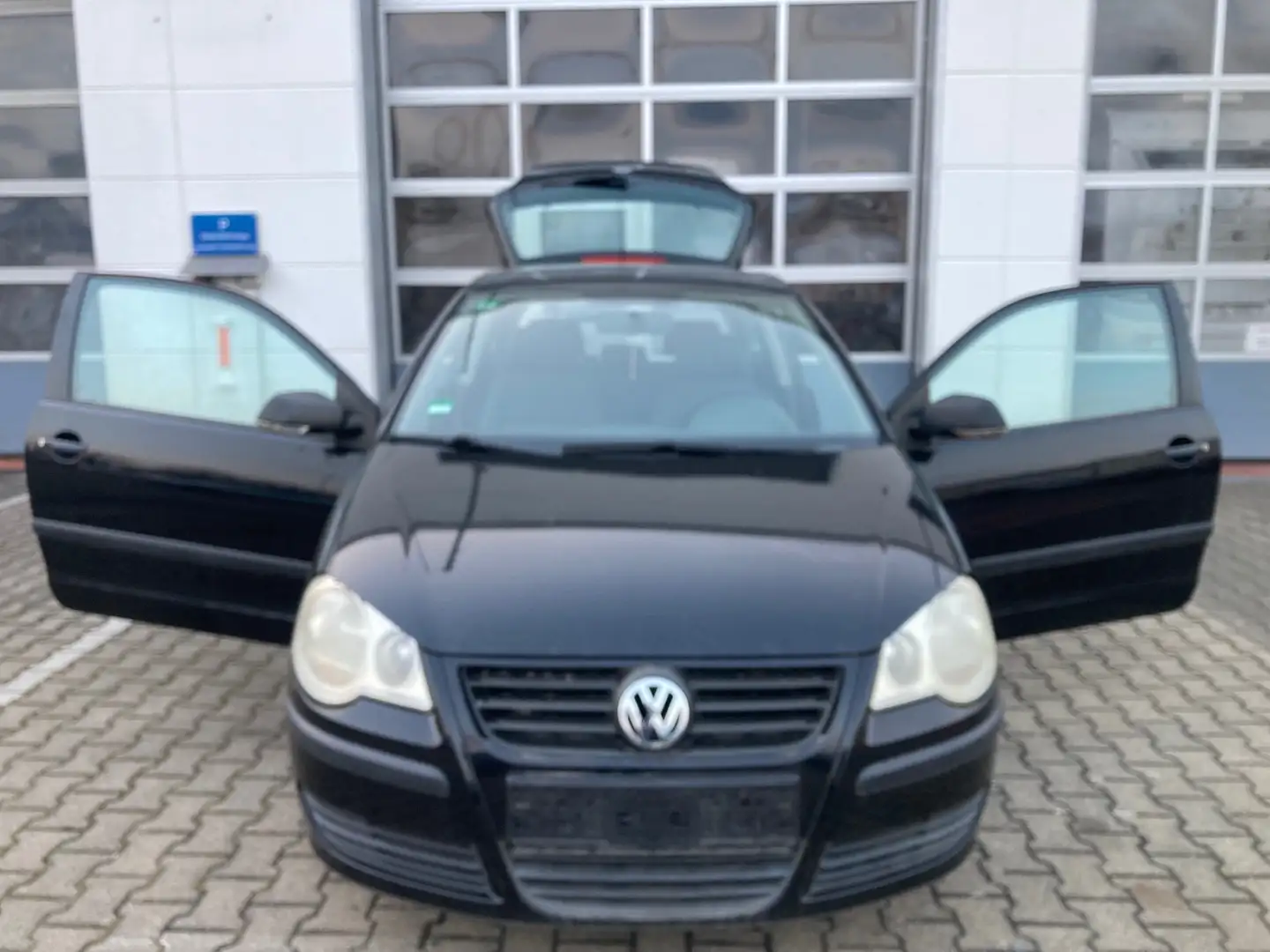 Volkswagen Polo Trendline IV (9N3) Zwart - 1