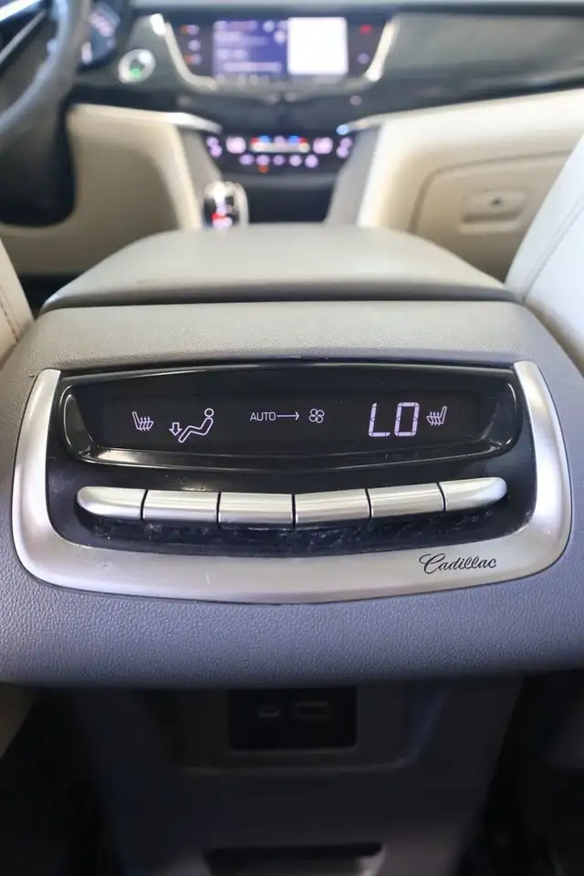 Cadillac XT6 снимка Cadillac XT6