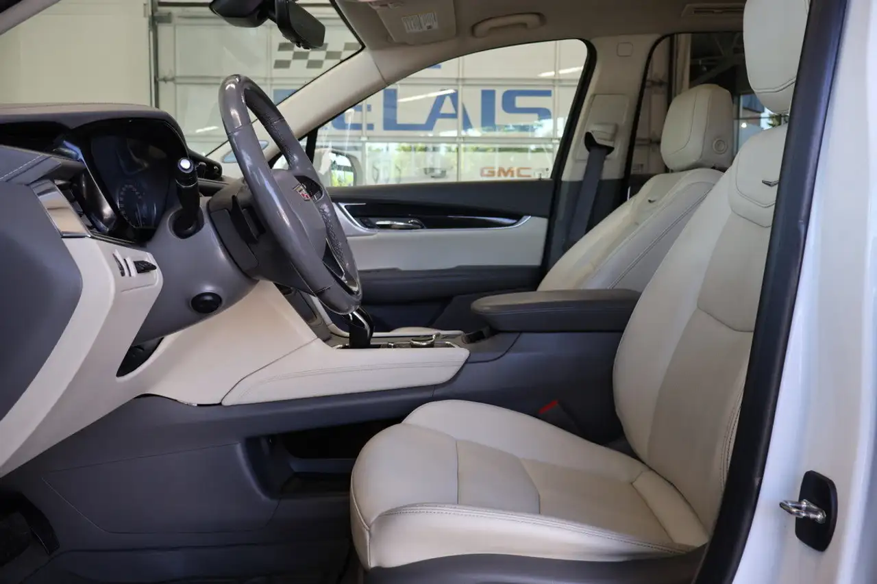 Cadillac XT6 снимка Cadillac XT6