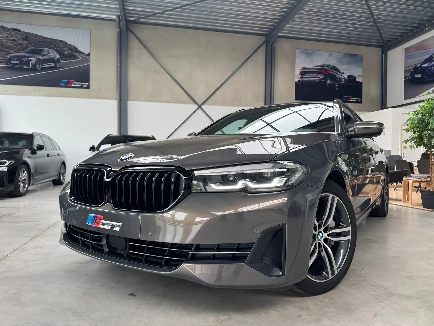 BMW 530 e Luxury Line, 04/2021, 100.000kms Gris - 2