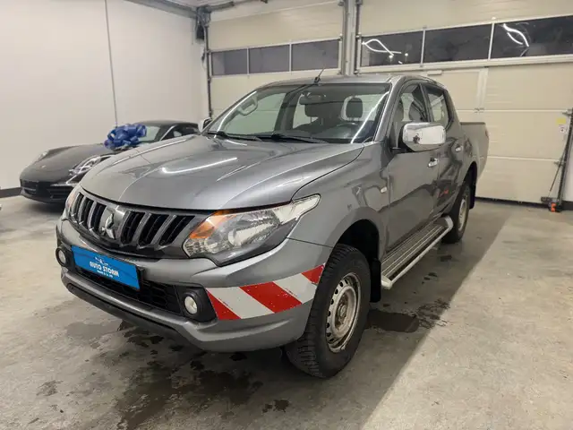 Mitsubishi L200 4x4 2.4 DI-D Doppelkabine*1-Hand}GRA*Sitzheiyung