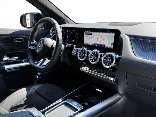 Mercedes-Benz Gla view 13