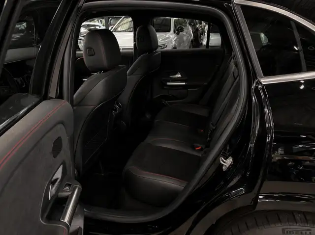 Mercedes-Benz Gla view 17