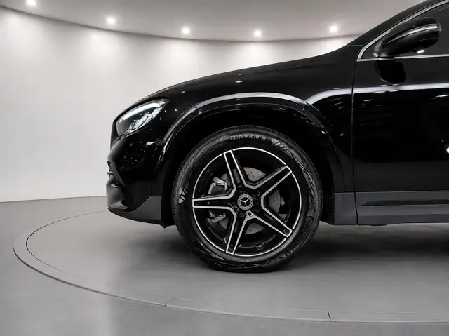 Mercedes-Benz Gla view 16