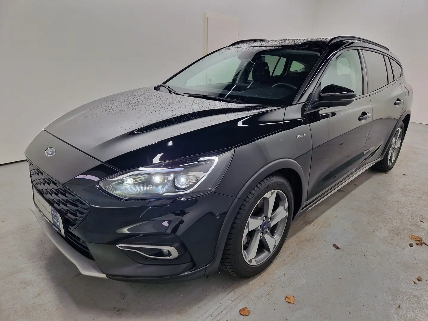 Ford Focus 1.5 EcoBoost Active Turnier Klimaautomatik Noir - 1