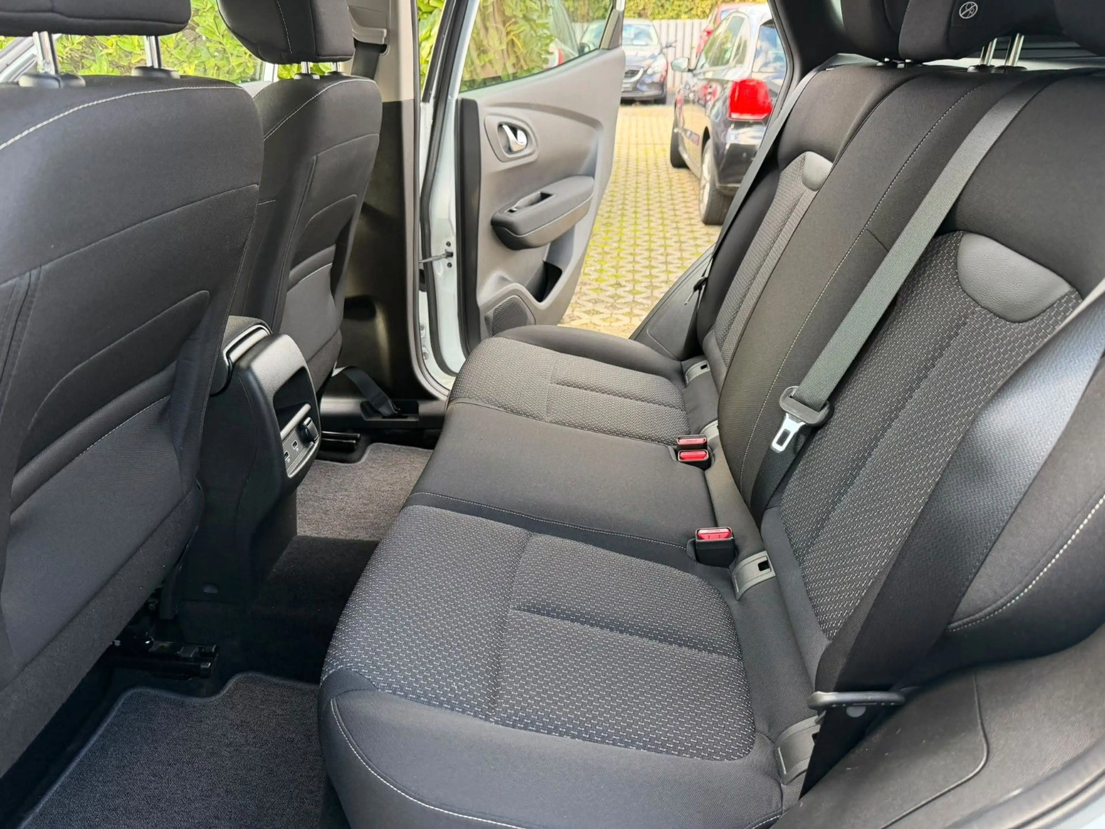 Renault Kadjar Limited — photo 12