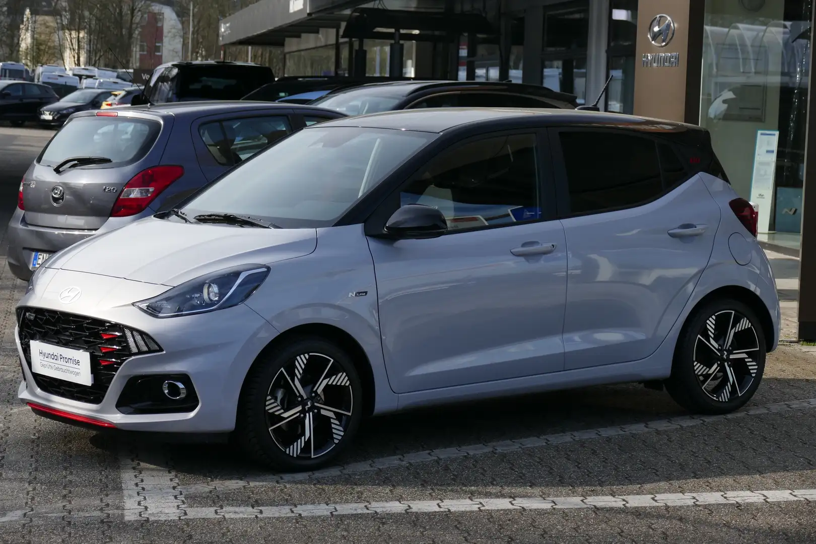 Hyundai i10 1.0 T-GDI N-Line*SCHWARZES DACH*NAVI*KAMERA* Silber - 1