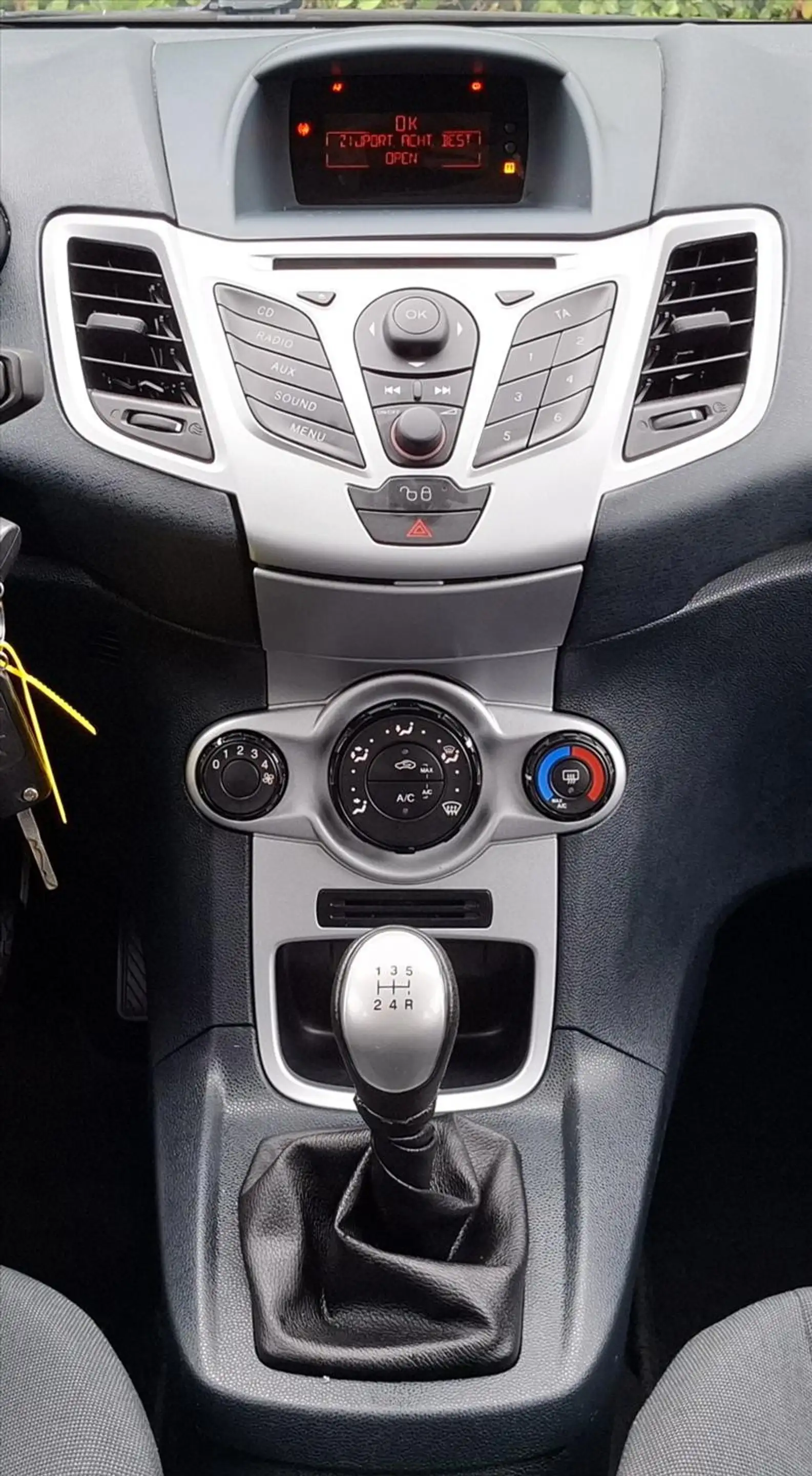 Ford Fiesta 1.4 96pk 5D Trend Airco — photo 16