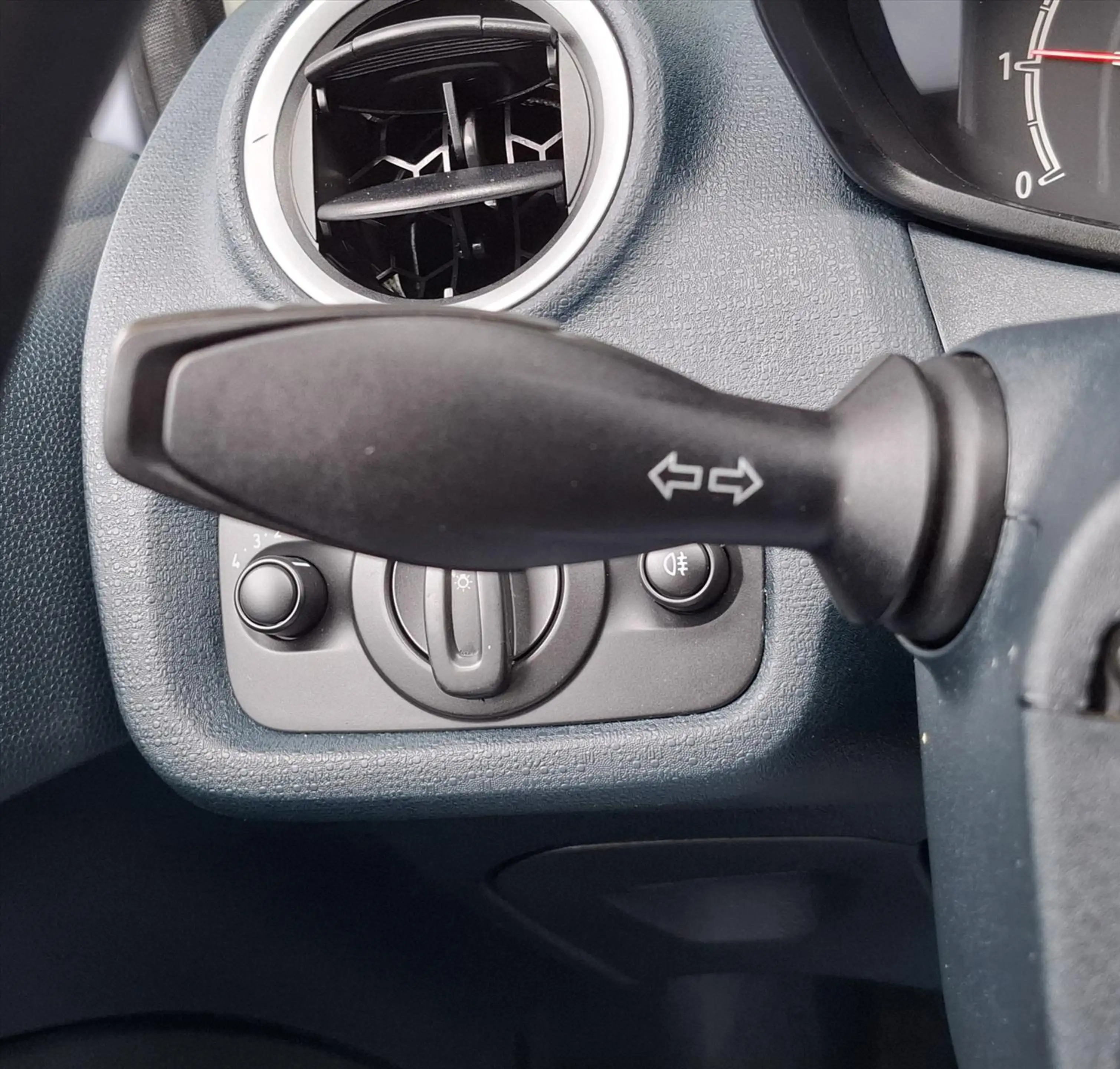 Ford Fiesta 1.4 96pk 5D Trend Airco — photo 20