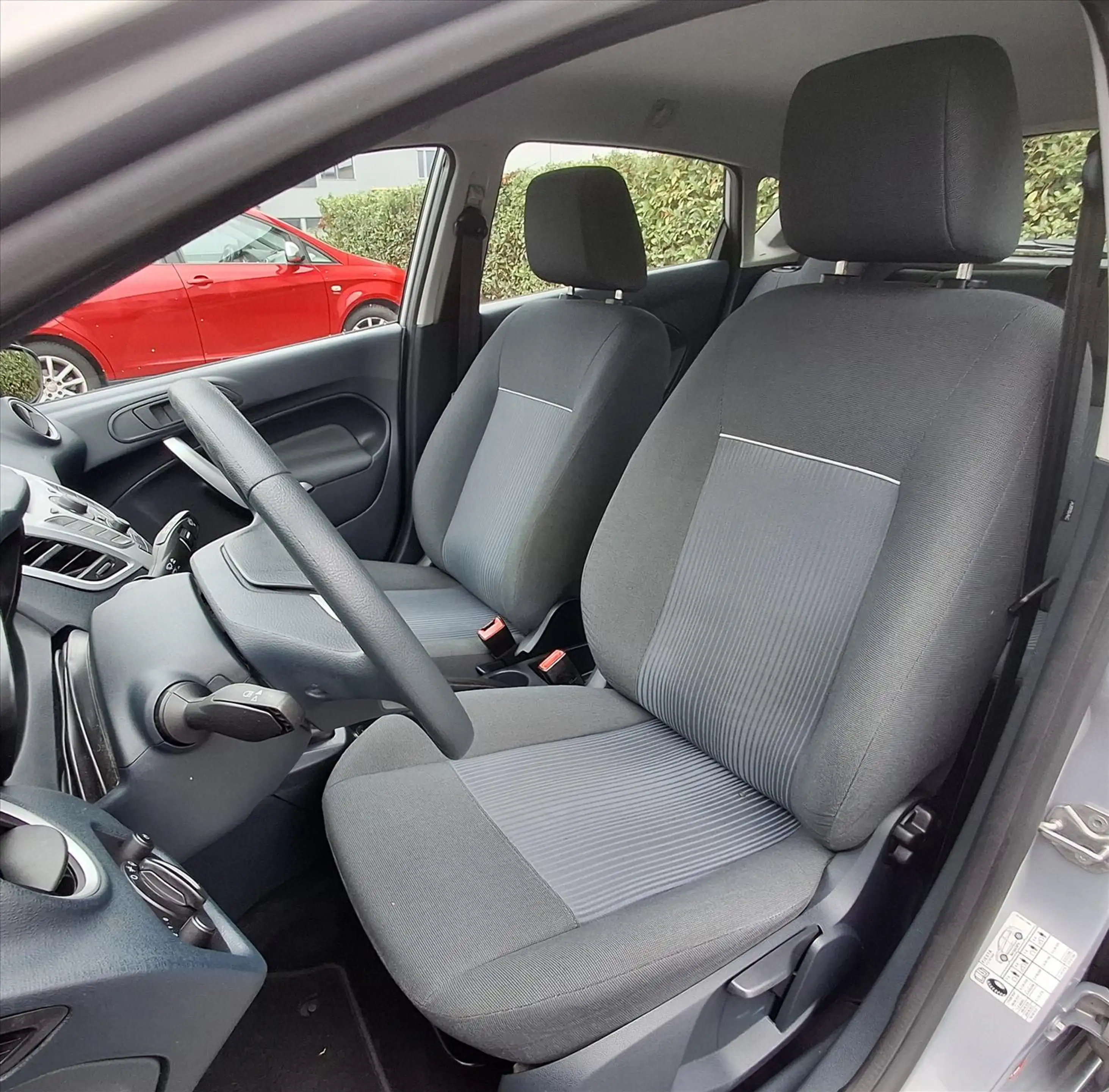 Ford Fiesta 1.4 96pk 5D Trend Airco — photo 9
