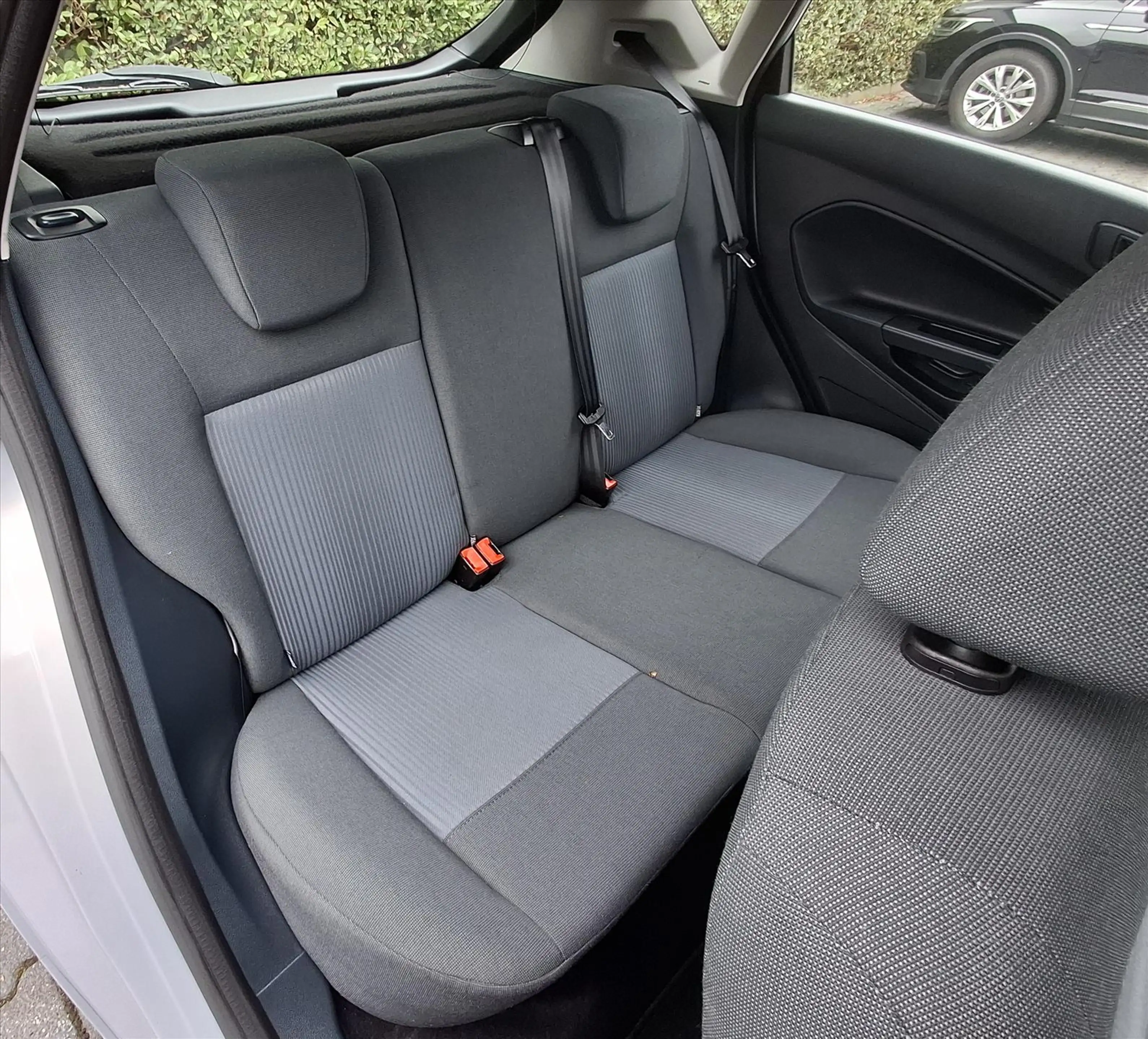 Ford Fiesta 1.4 96pk 5D Trend Airco — photo 11