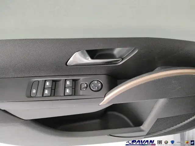 Lancia Ypsilon view 9