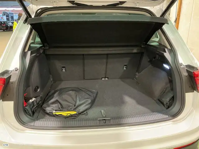 Volkswagen Tiguan view 8