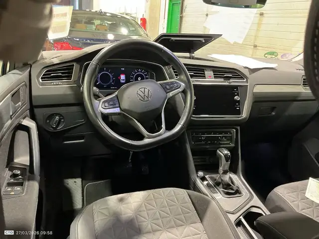 Volkswagen Tiguan view 5