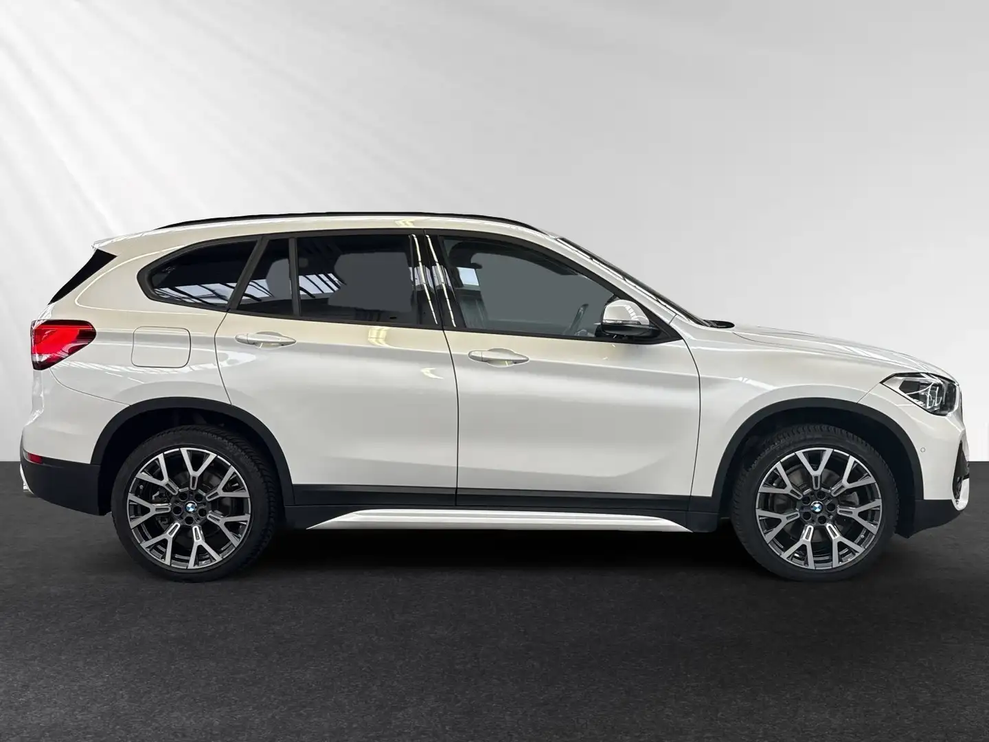 BMW X1 sDrive20i SportLine|AHK|Kamera|HiFi|LED Weiß - 2