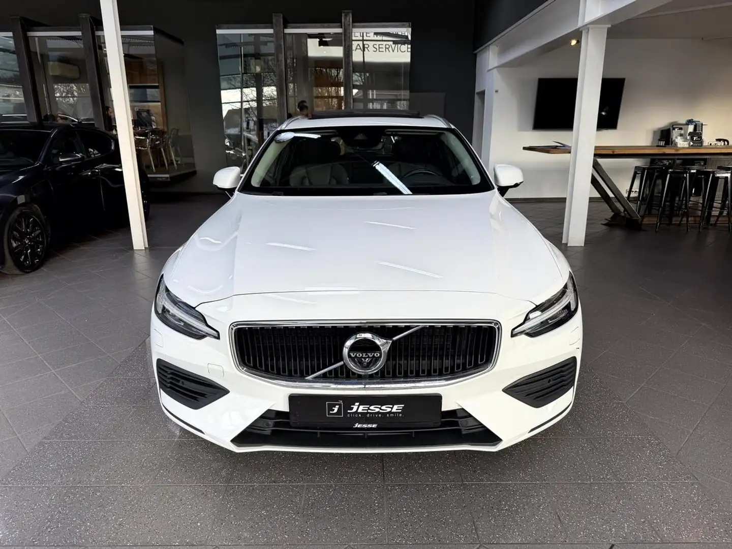 Volvo V60 T6 AWD Inscription LED Pano 360 HUD H&K Blanc - 2