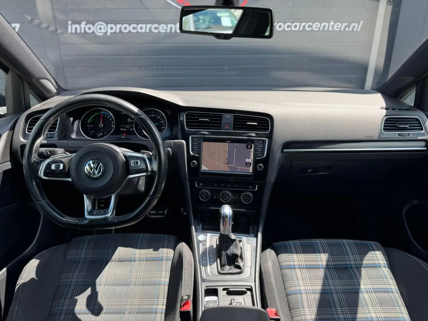Volkswagen Golf GTE 1.4 TSI AUT|PANO|CRUISE|CLIMATE|V-A PDC|CARPLAY|EL Zwart - 2