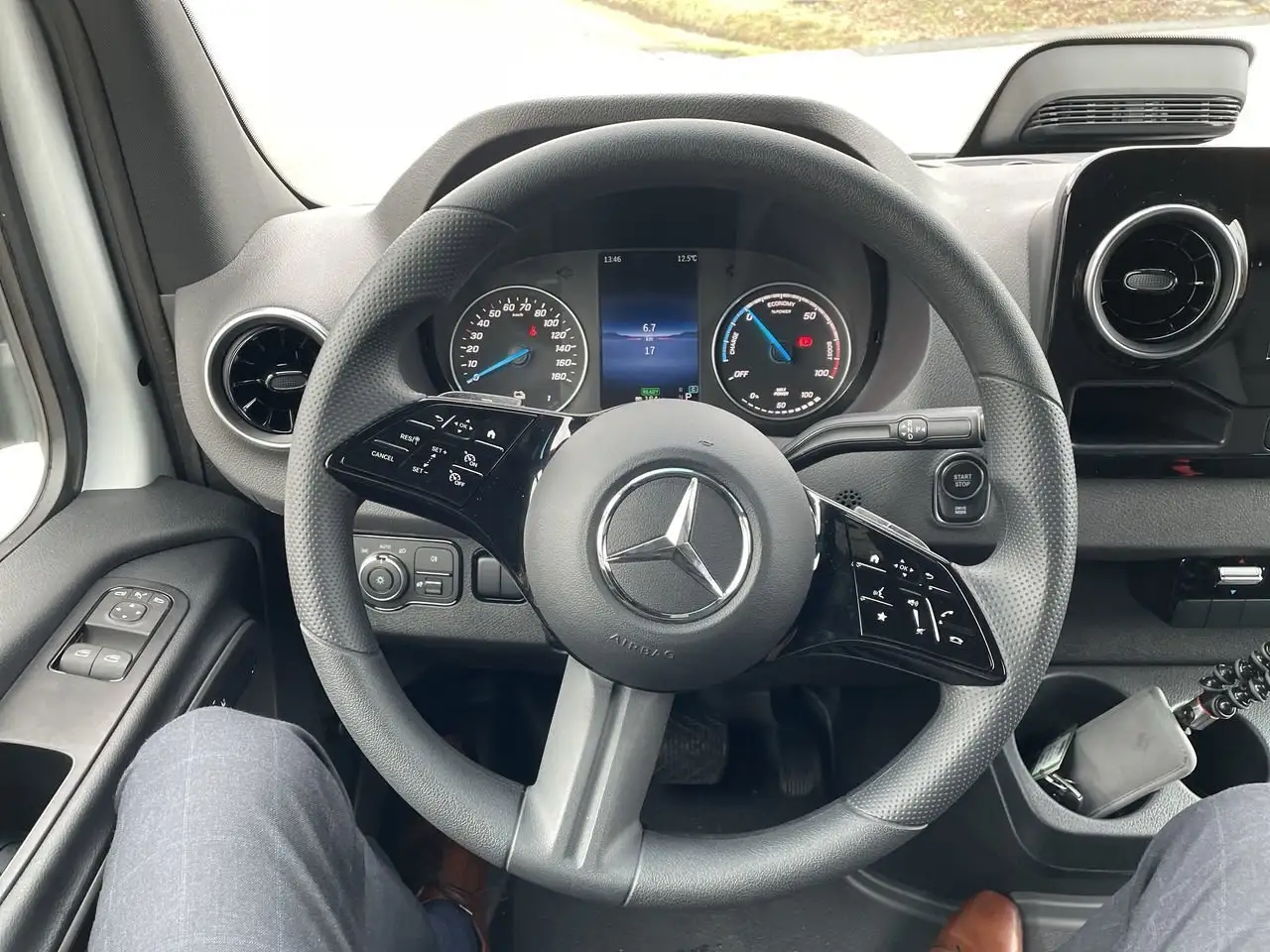 Mercedes-Benz eSprinter снимка Mercedes-Benz eSprinter