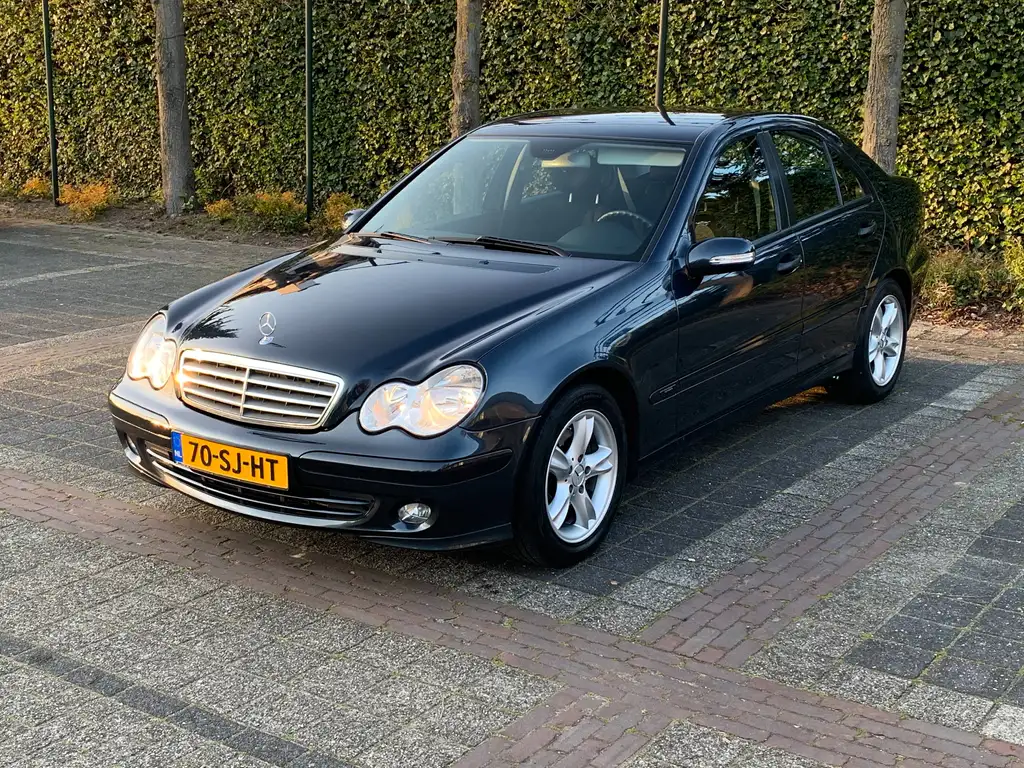 Mercedes-Benz C 200 2006 из Европы — купить под ключ
