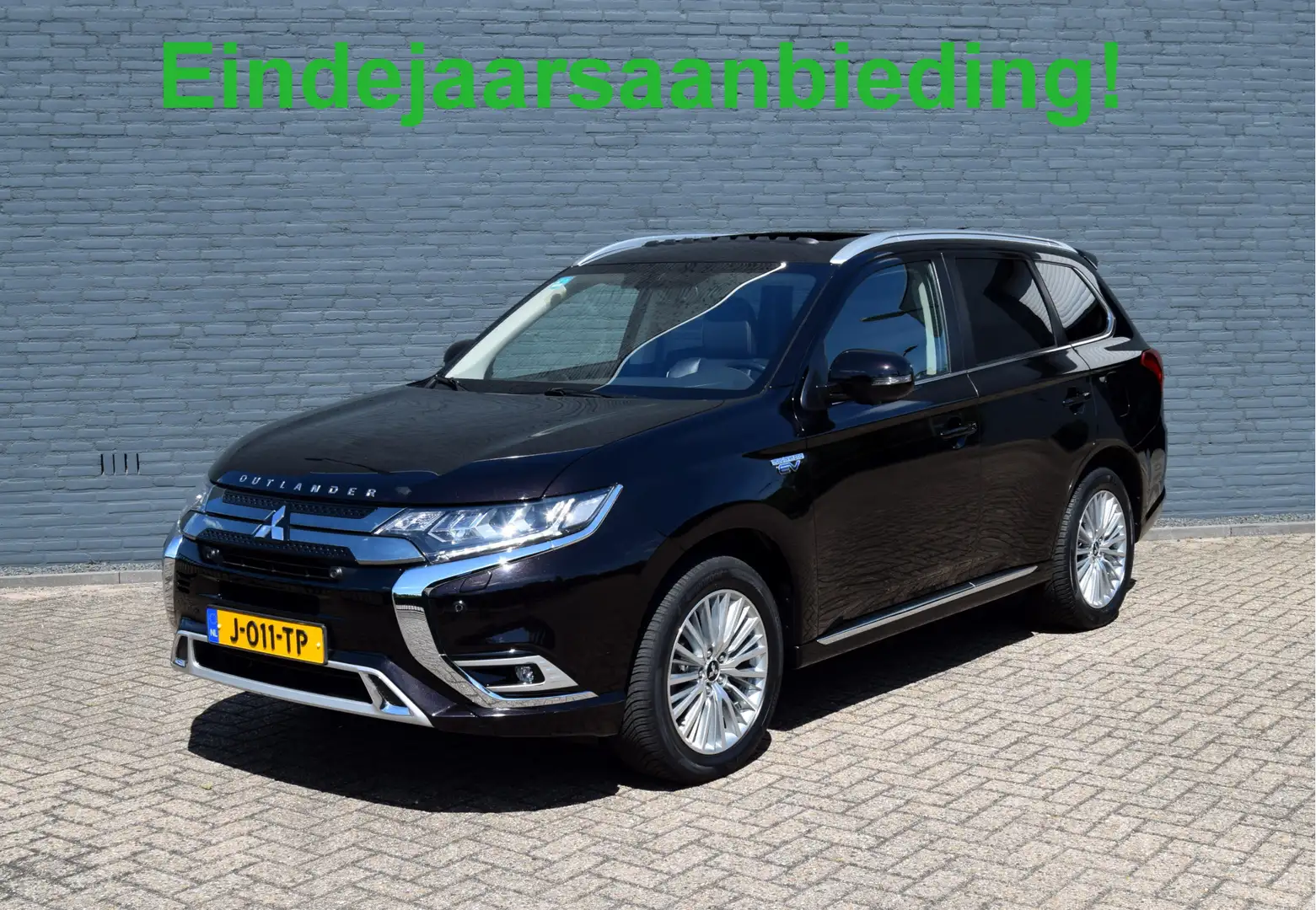 Mitsubishi Outlander 2.4 PHEV Intense+ Trekhaak Leer / Alcantara Schuif Noir - 1