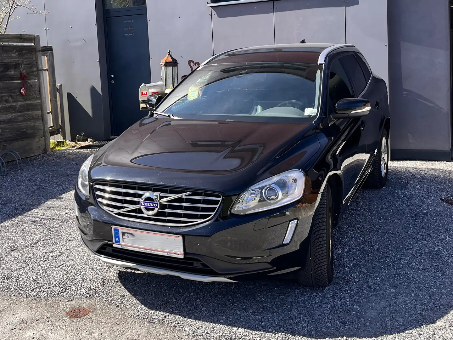 Volvo XC60 XC60 D4 Momentum AWD Geartronic Momentum Schwarz - 1