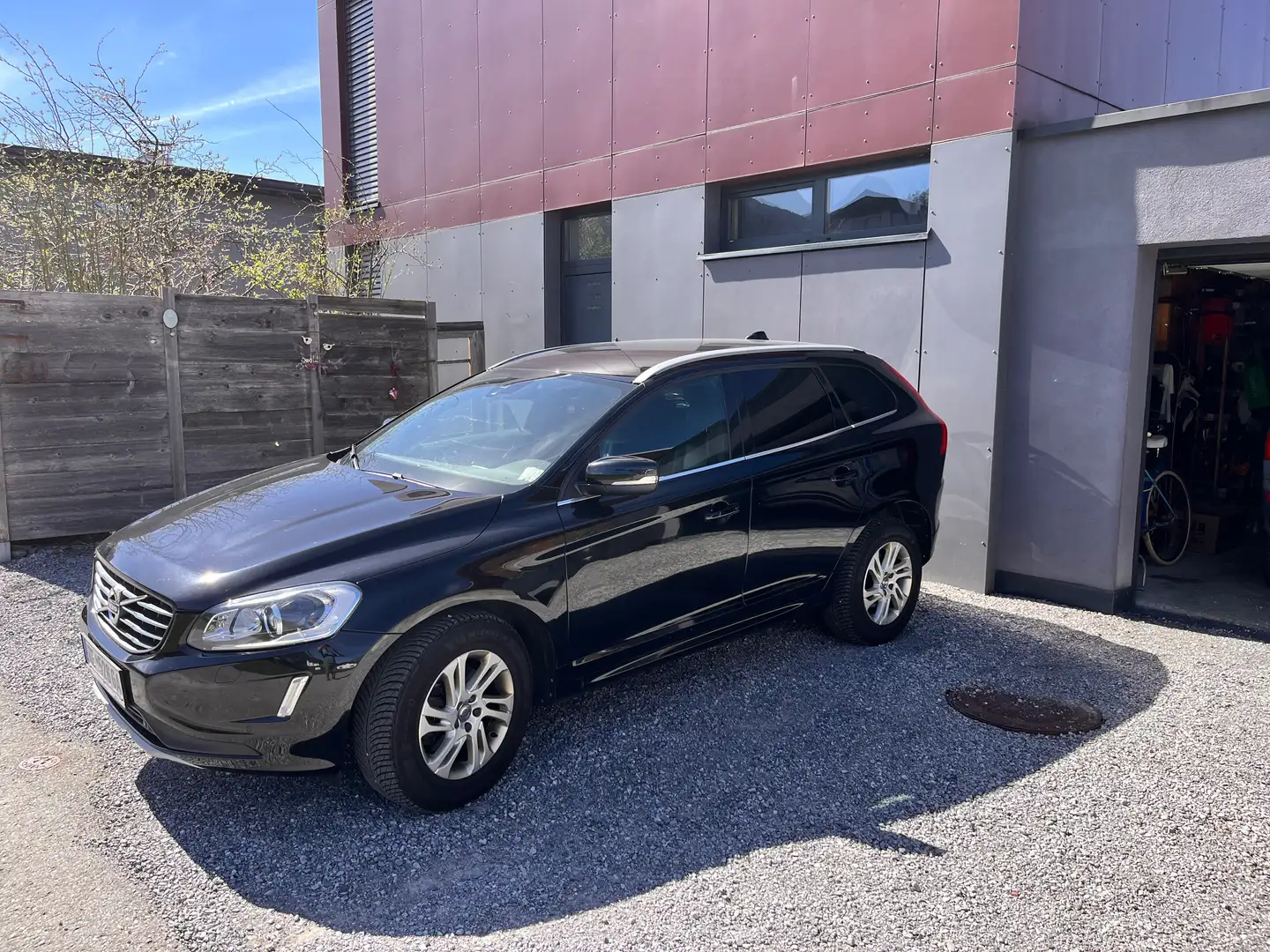 Volvo XC60 XC60 D4 Momentum AWD Geartronic Momentum Schwarz - 2