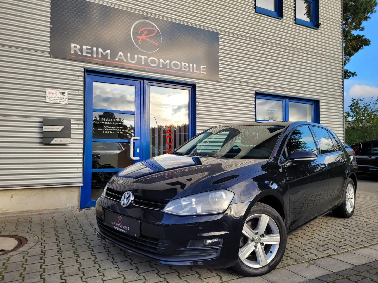 Volkswagen Golf VII Comfortline 1.4 TSI *KLIMA*SHZ*ALU*TEMPOMAT* Schwarz - 1
