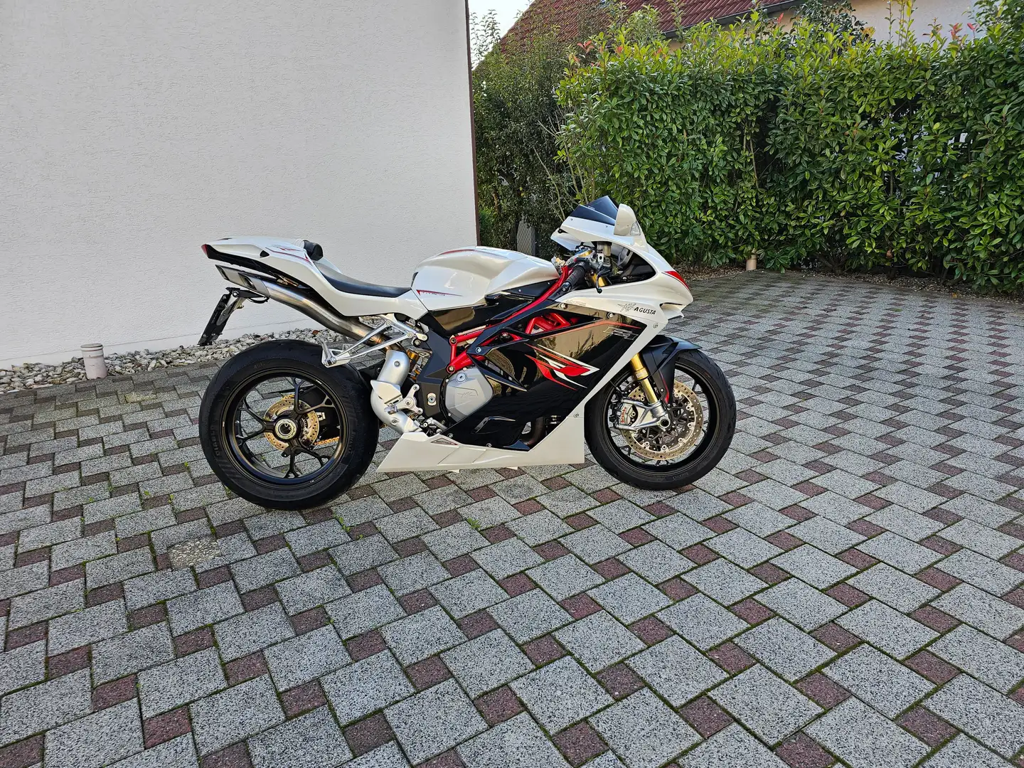 MV Agusta F4 1000 RR Fehér - 1