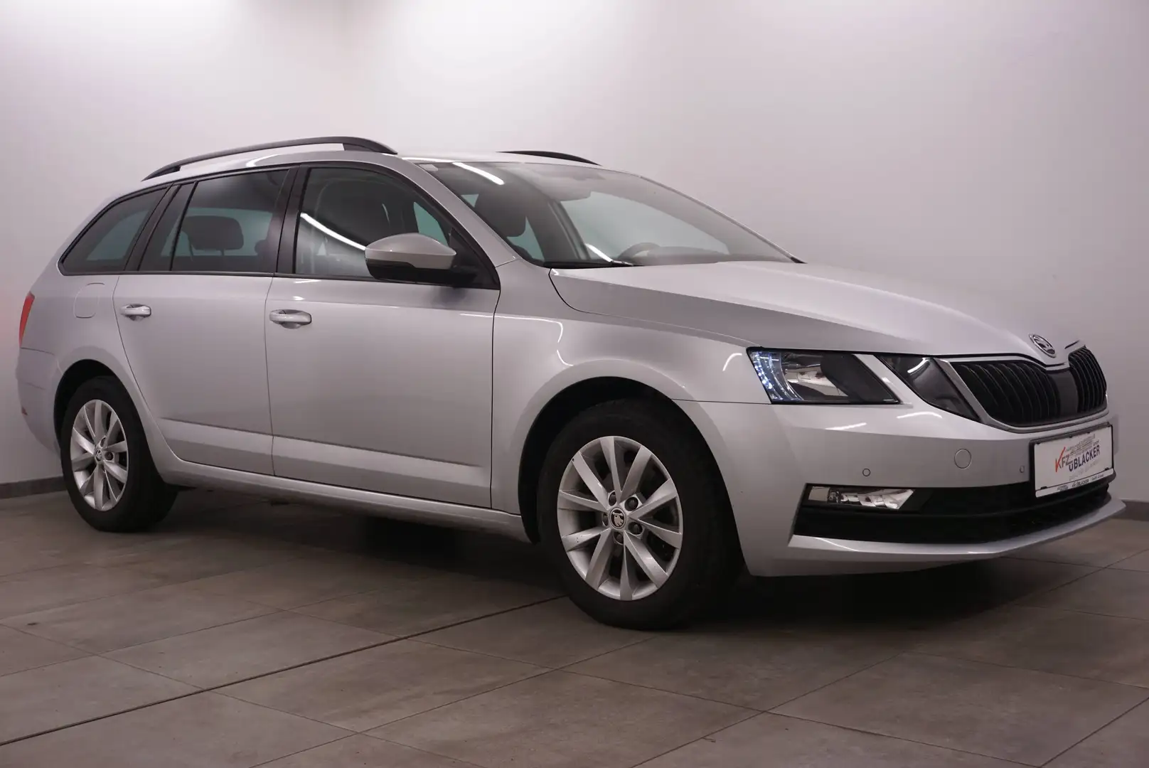 Skoda Octavia Ambition // Sitzheizung // Klimaautomatik // Grau - 1