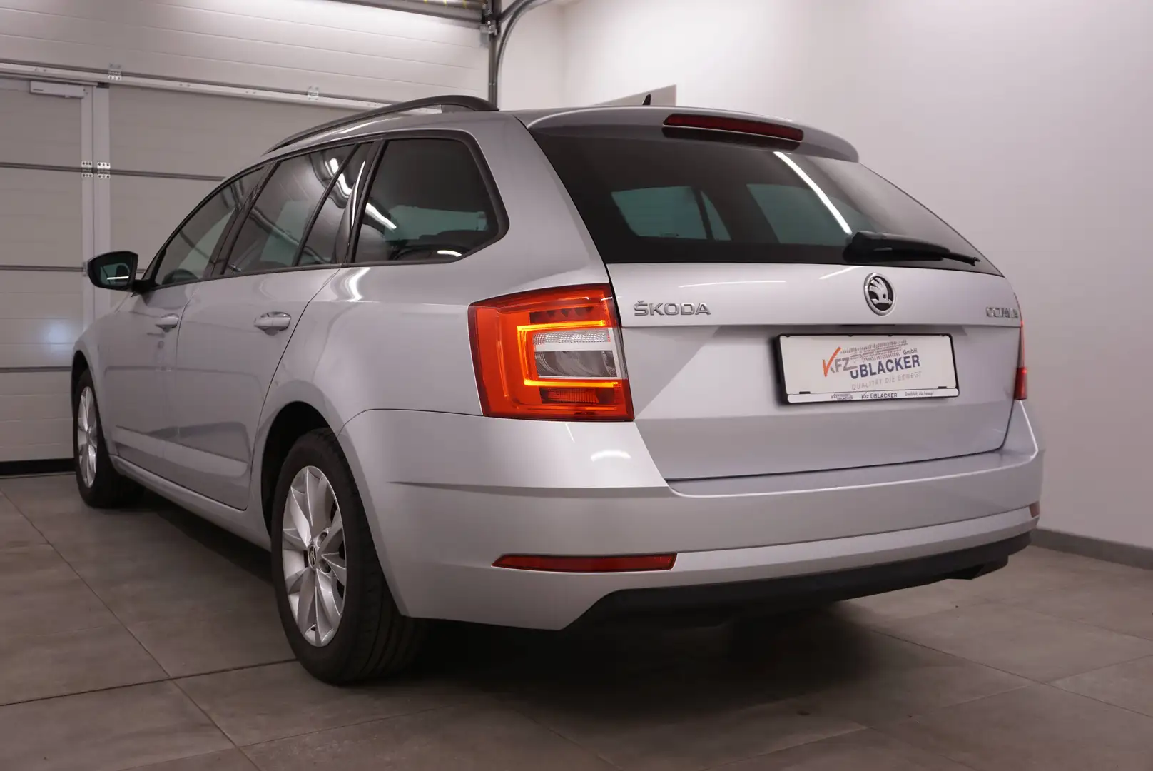 Skoda Octavia Ambition // Sitzheizung // Klimaautomatik // Grau - 2