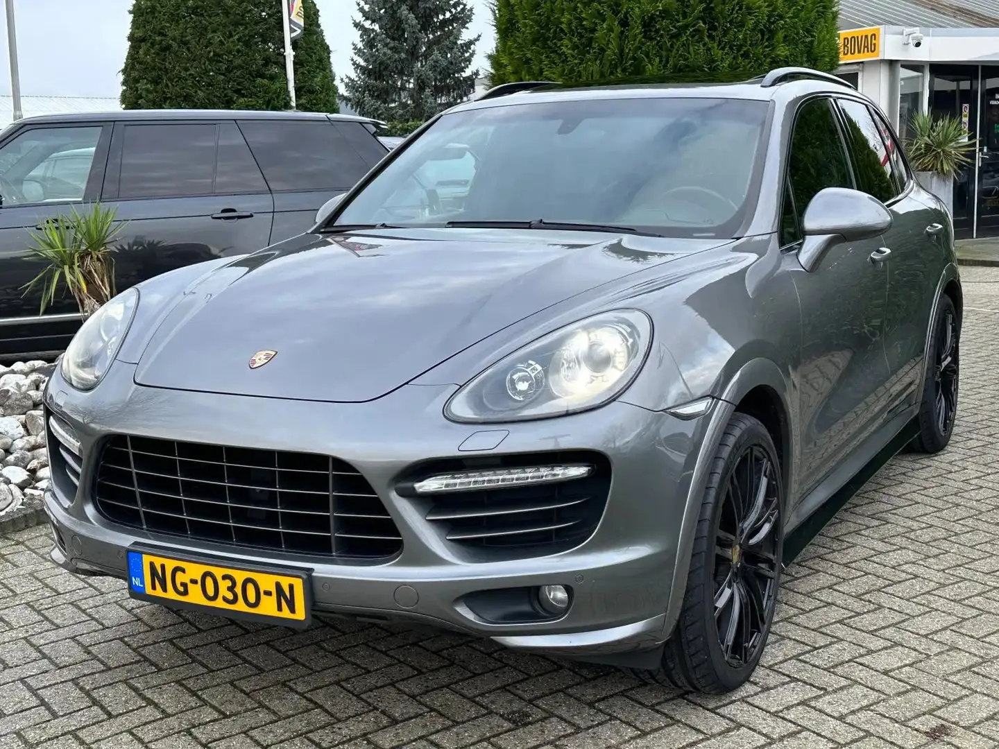 Porsche Cayenne 4.8 V8 GTS 421PK 2012 Techart Pano Luchtvering Grijs - 1