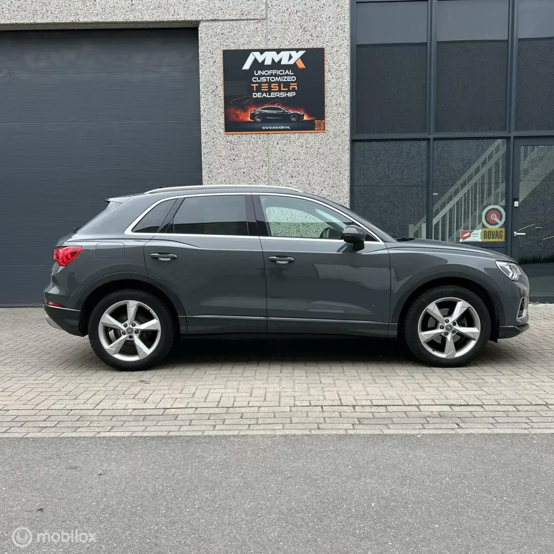 Audi Q3 35 TFSI Pro Line business Grijs - 2