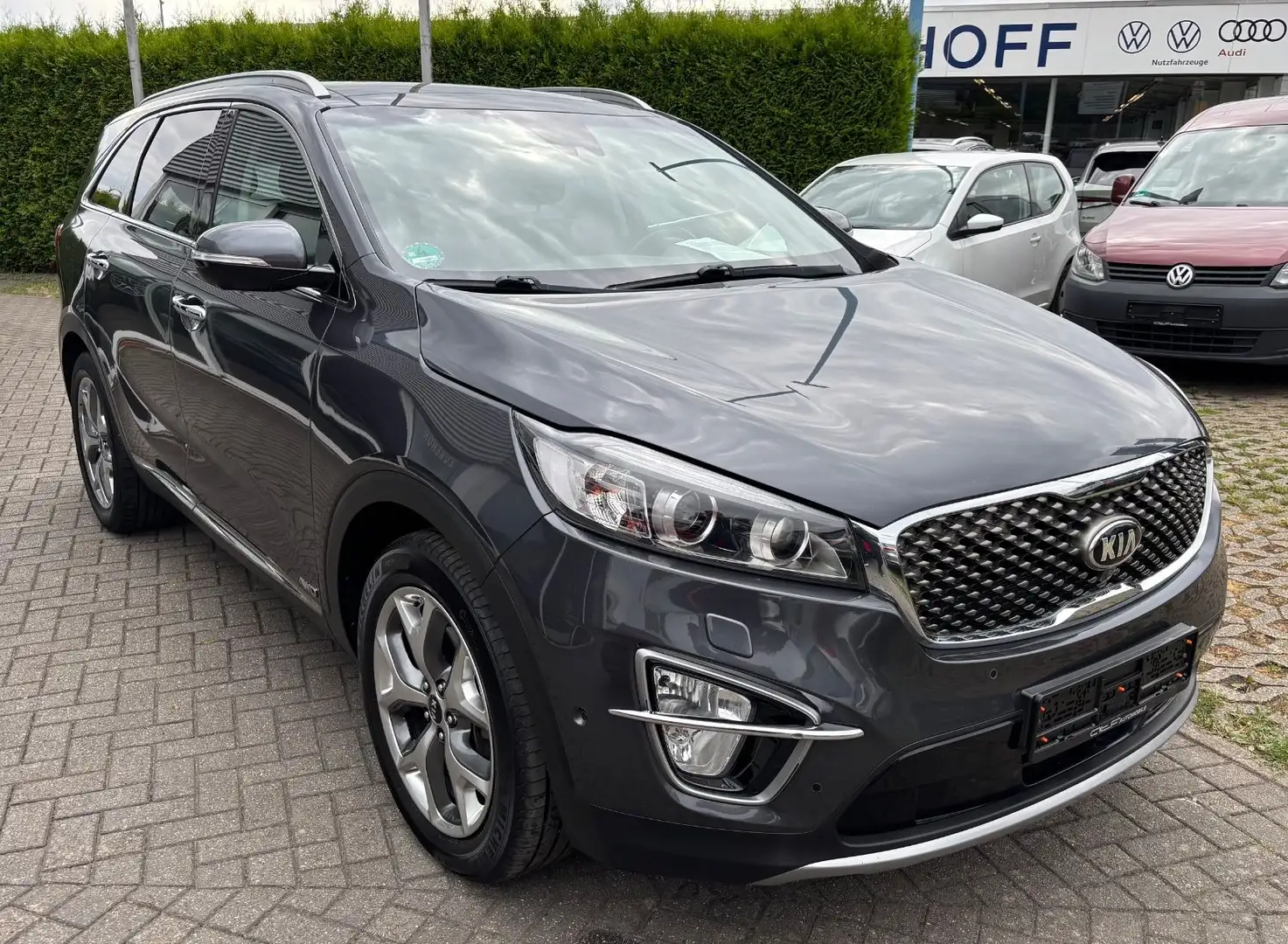 Kia Sorento Platinum Edition 4WD Grau - 2