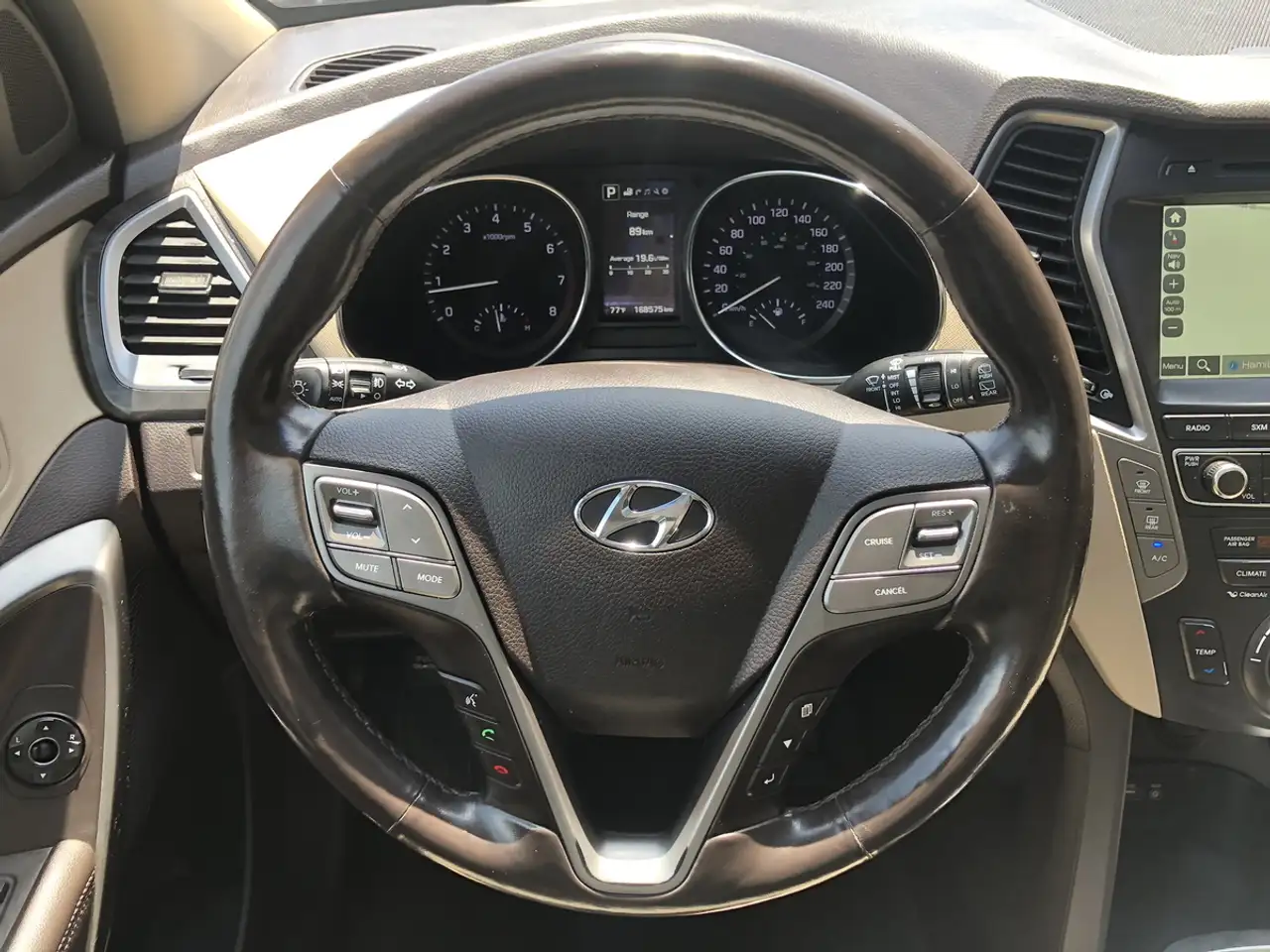 Hyundai SANTA FE снимка Hyundai SANTA FE