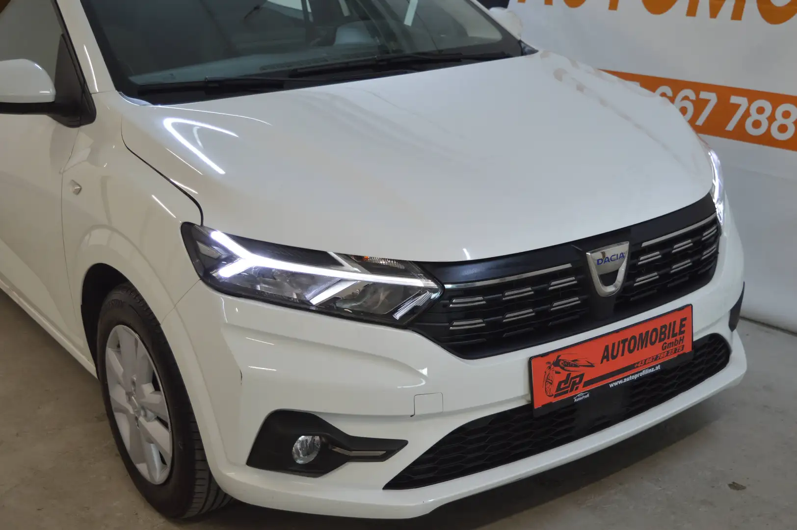 Dacia Sandero **1.Besitz**LED Scheinwerfer**Pickerl 03/27** Weiß - 2